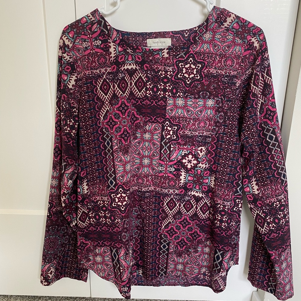 VanHeusen top long or 3/4 sleeves